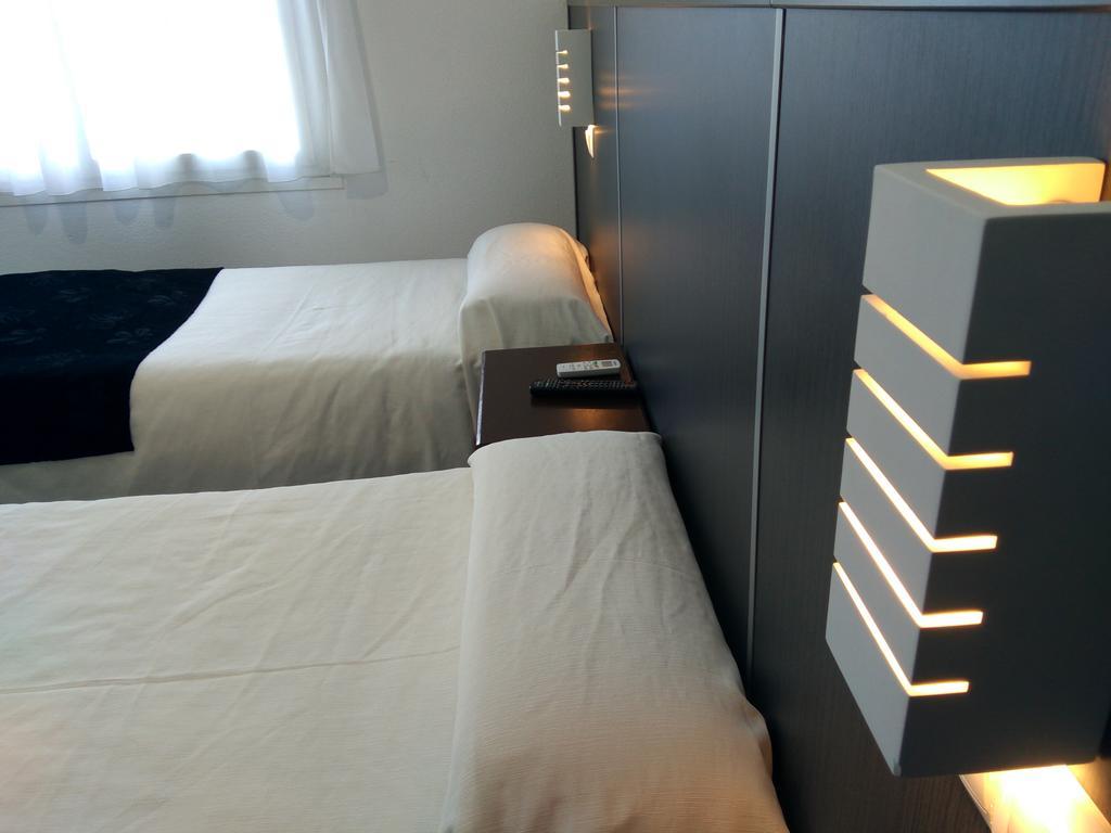 Twin Room,398801907:JPEG