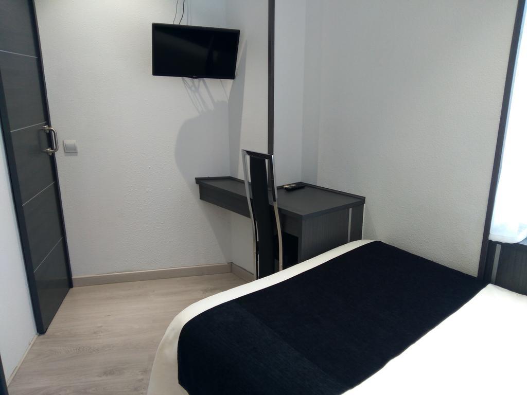 Single Room,398801886:JPEG